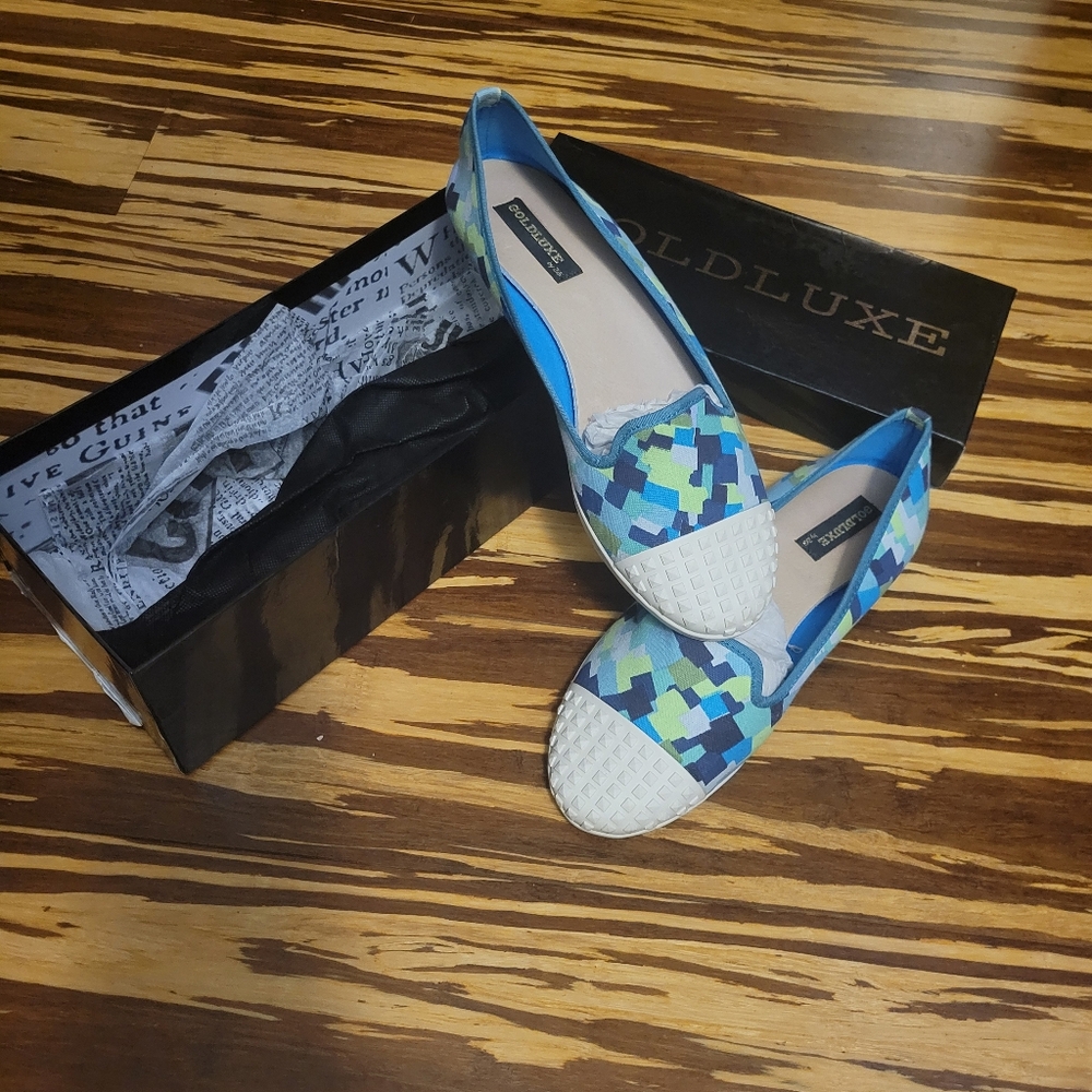💙 GoldLuxe “Chapeau Blumu” Slip-On Flats Size 10